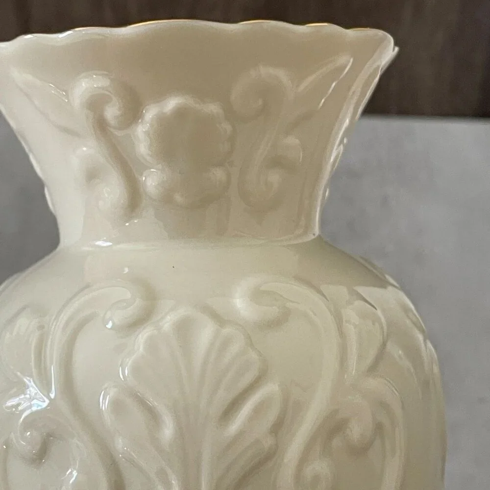 Lenox Vintage Georgian Collection Cream Gold Rim Embossed 7